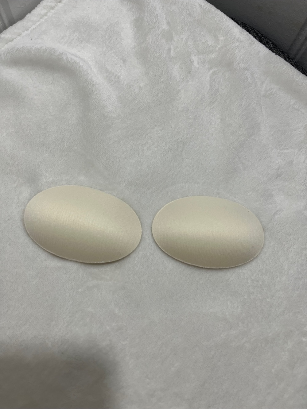 White Bra nserts